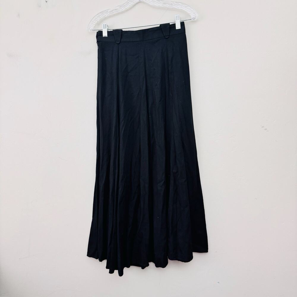 Lady Reiner Cowgirl Couture Black Flowy Pleated Long Skirt Women’s Size 4